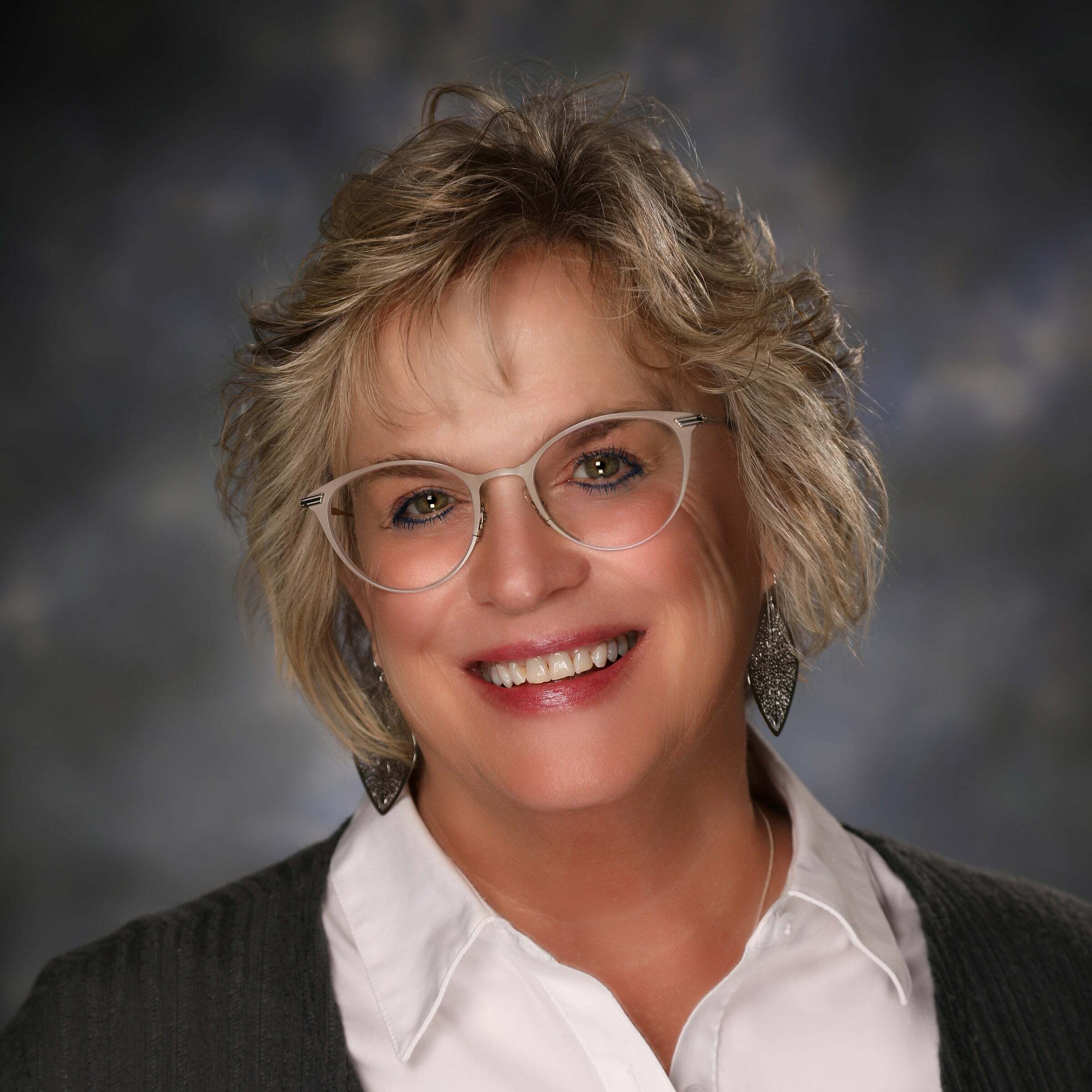 Lori Henn, Real Estate Salesperson in Grand Island, Action Holdings