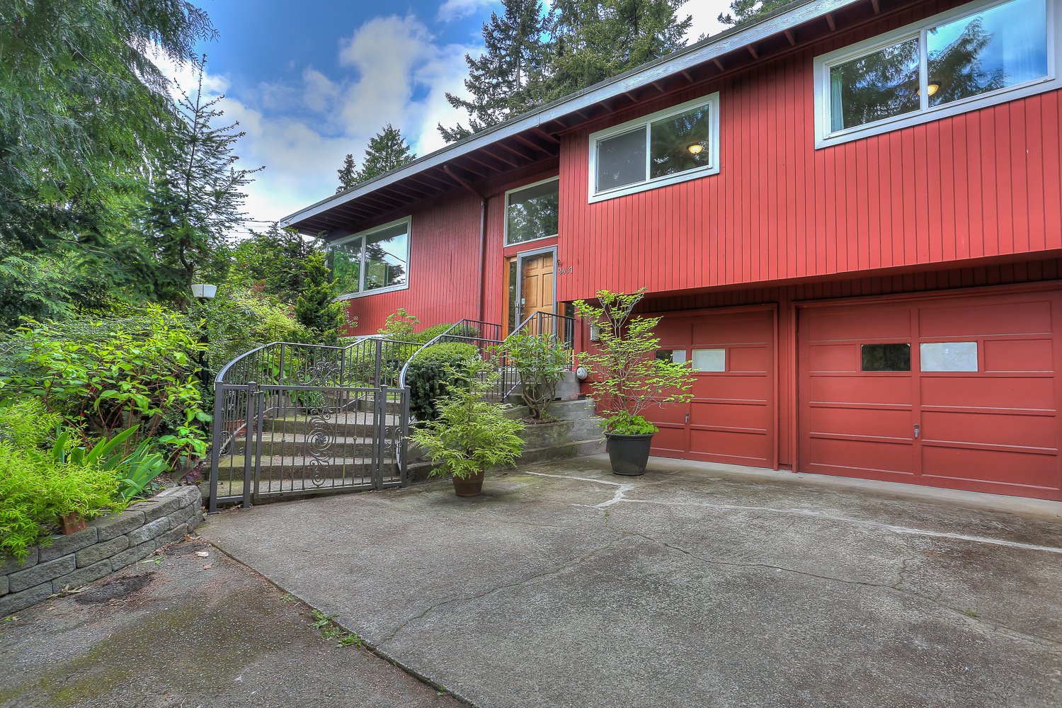 Property Photo: Contemporary Maple Leaf 9417 17th Ave NE  WA 98115 