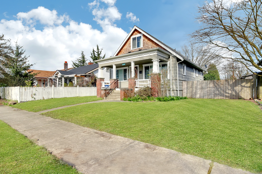 Property Photo: 4633 S Park Ave WA 98408