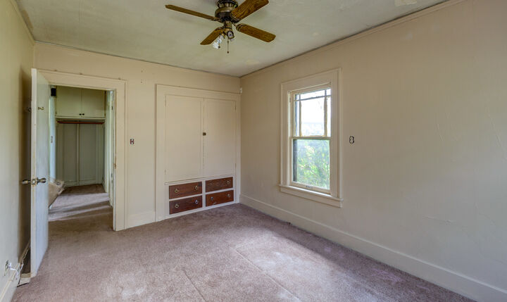 Property Photo:  2439 Moore St  WA 98229 