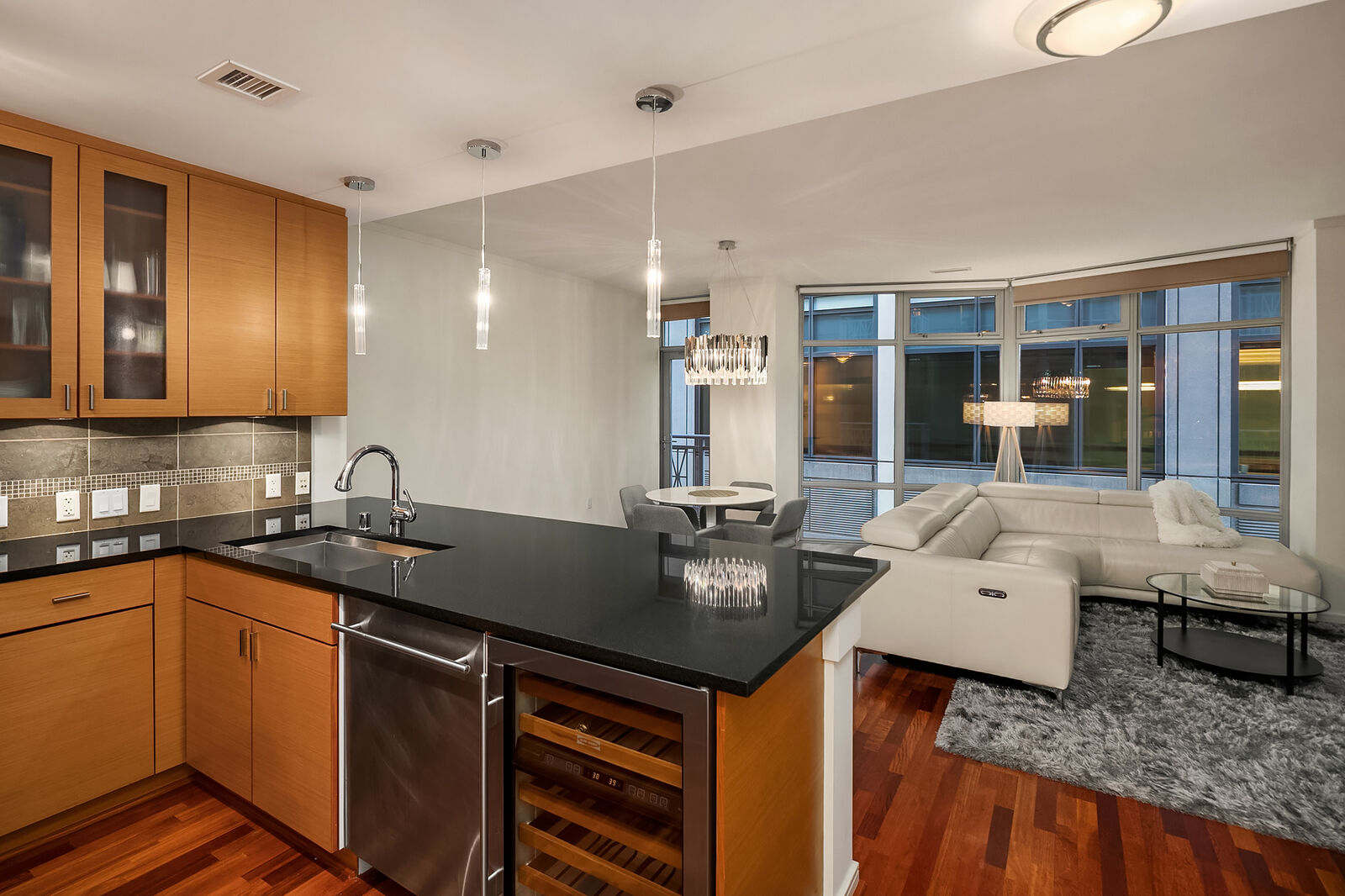 Property Photo:  819  Virginia Street 3206  WA 98101 