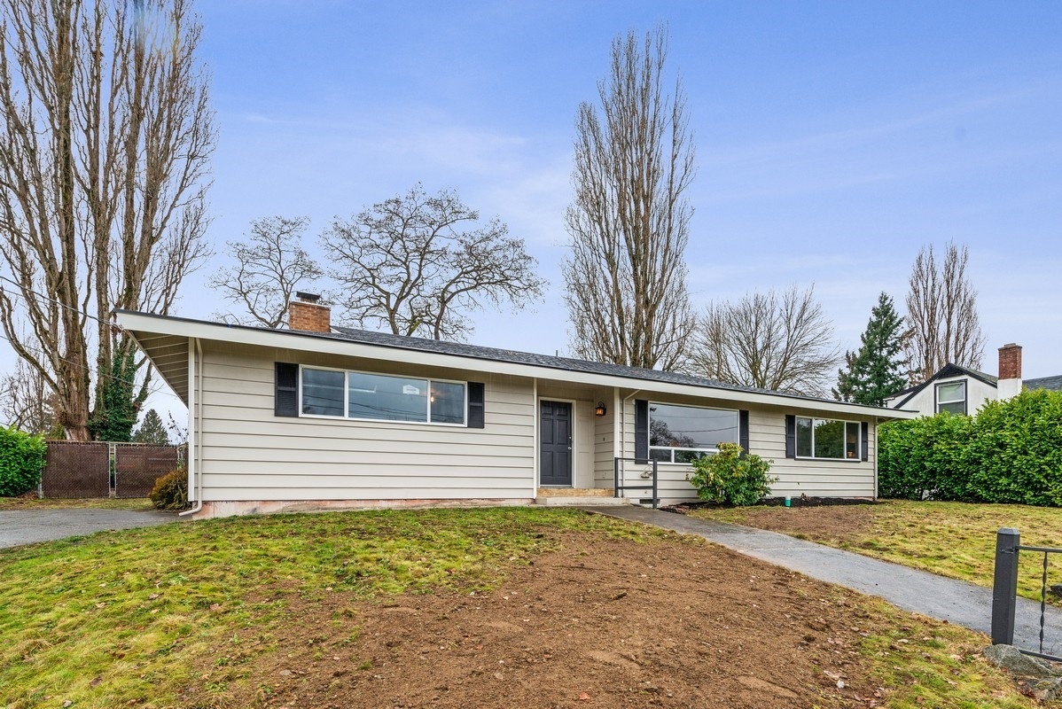 Property Photo: 3528 S Asotin St WA 98418