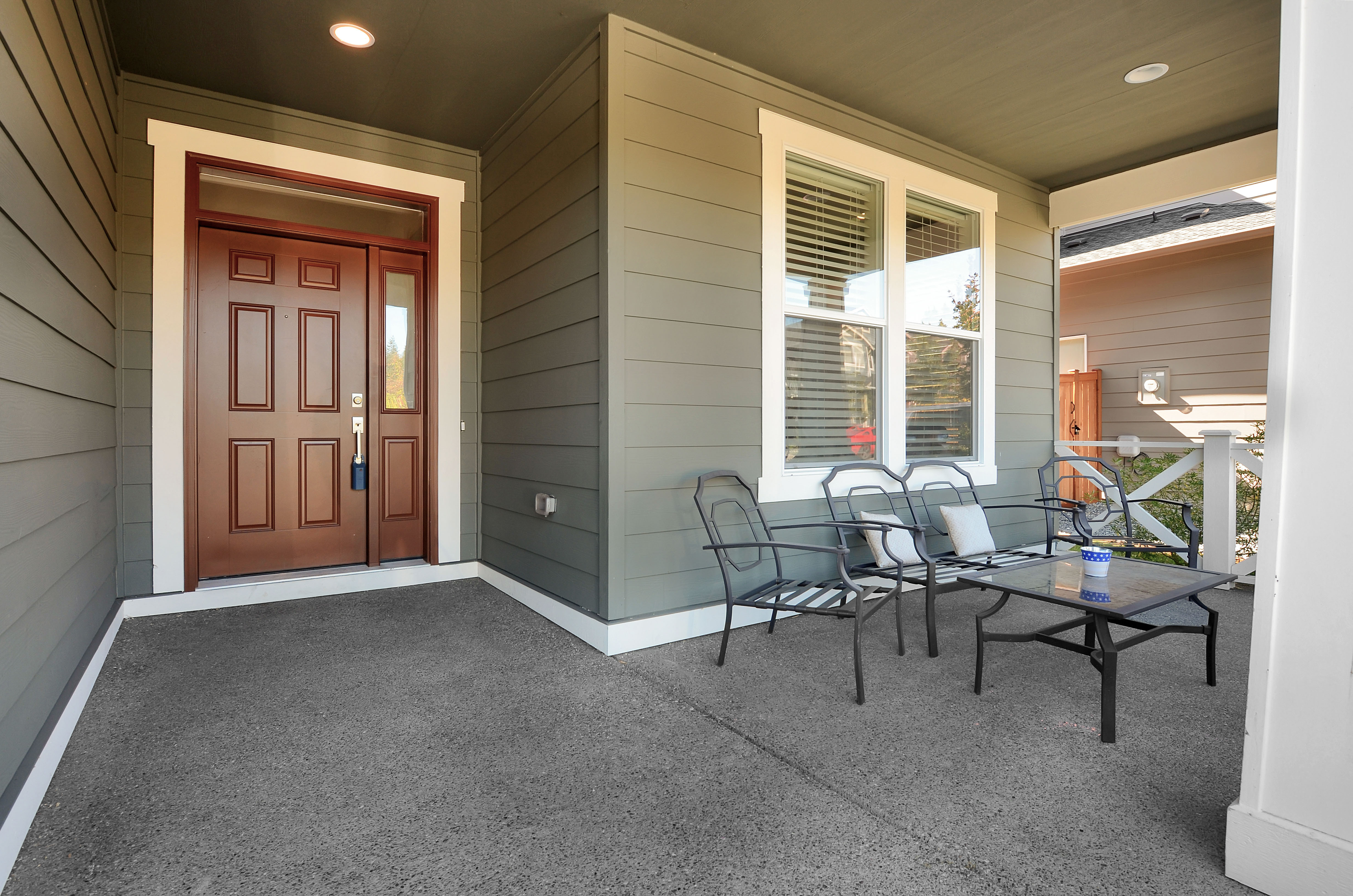 Property Photo: 1009 SW 338th St WA 98023