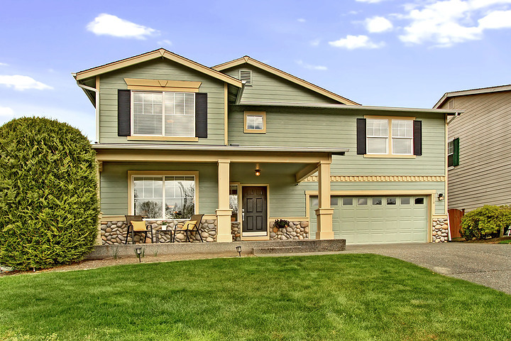 Property Photo:  2310 SE 2nd Ct  WA 98056 