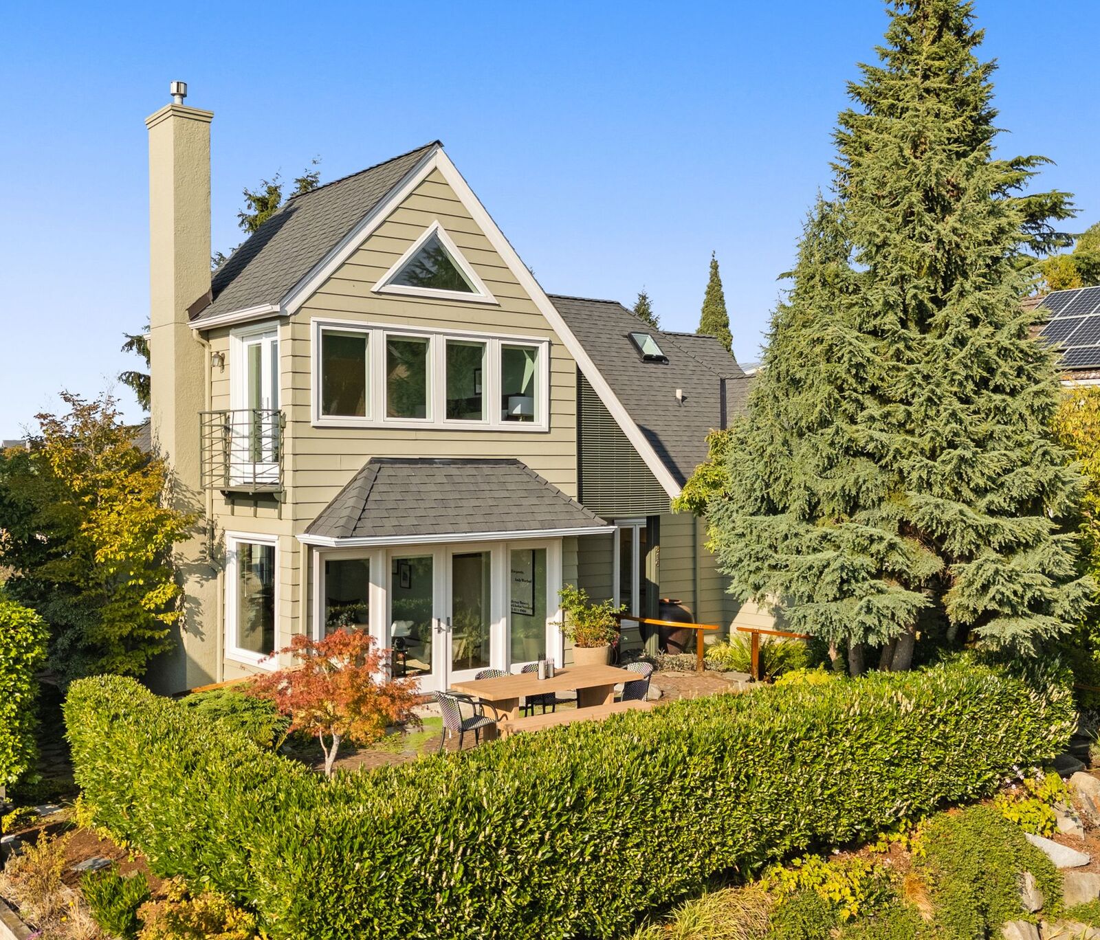Property Photo: 816 W Blaine Street WA 98119