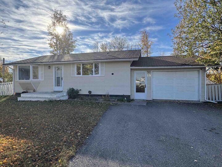 19 Eagle Crescent  Hay River NT X0E 0R6 photo