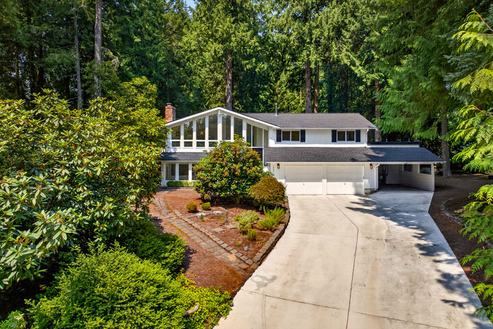 Property Photo: 16224 195th Place NE WA 98077