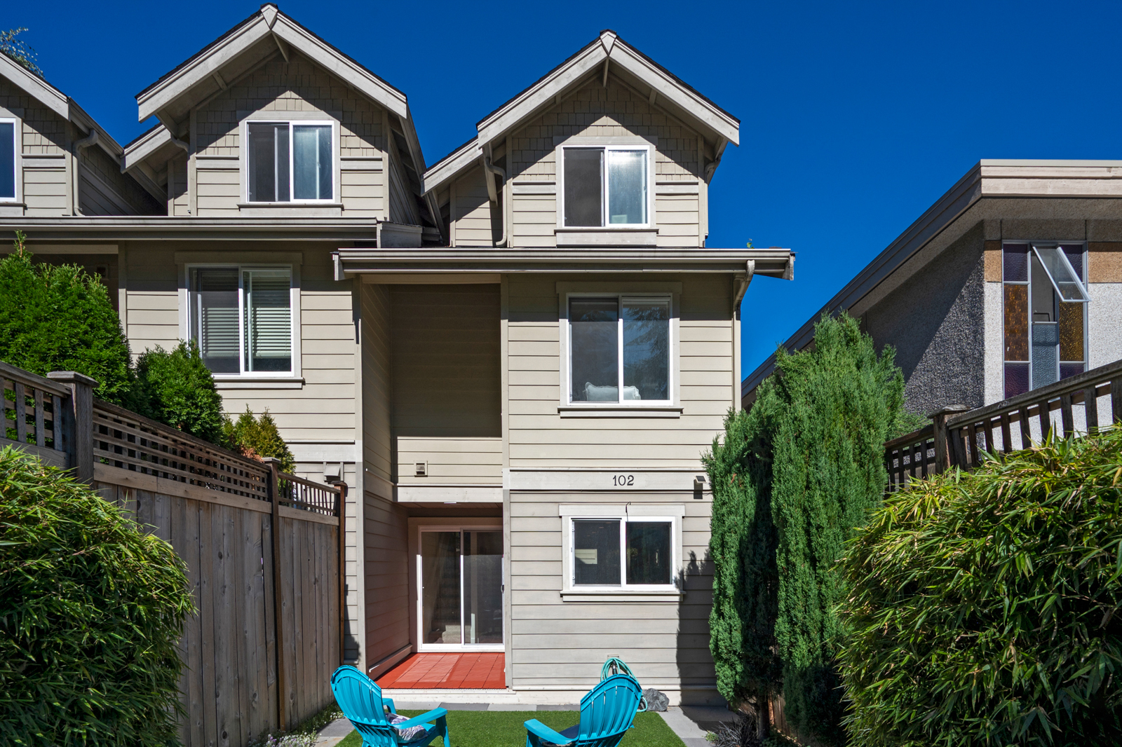 Property Photo: Main Photo 102 W Florentia Street A  WA 98119 