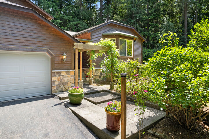 Property Photo:  19812  163rd Avenue NE  WA 98072 
