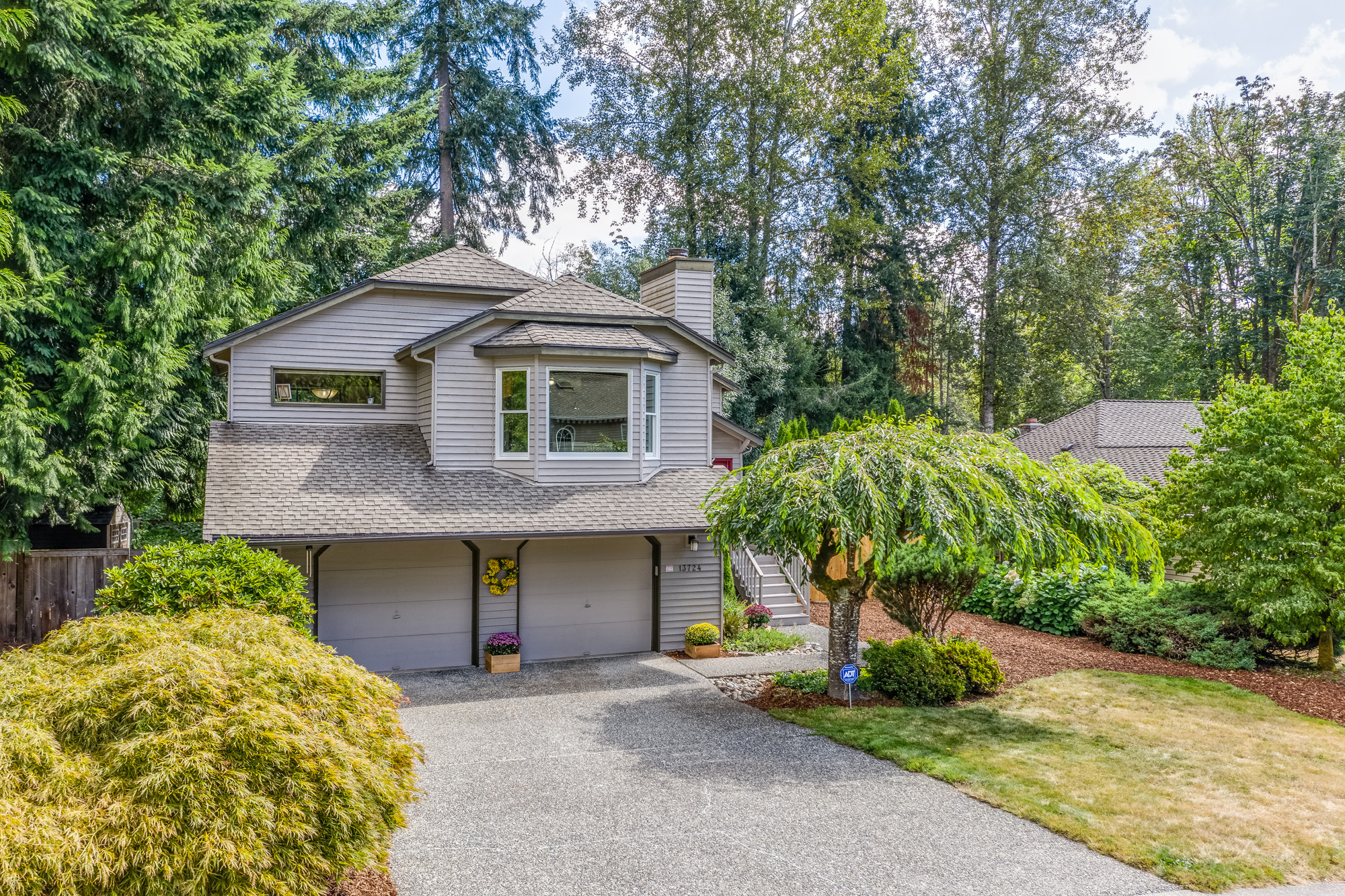Property Photo:  13724 176th Ave NE  WA 98052 