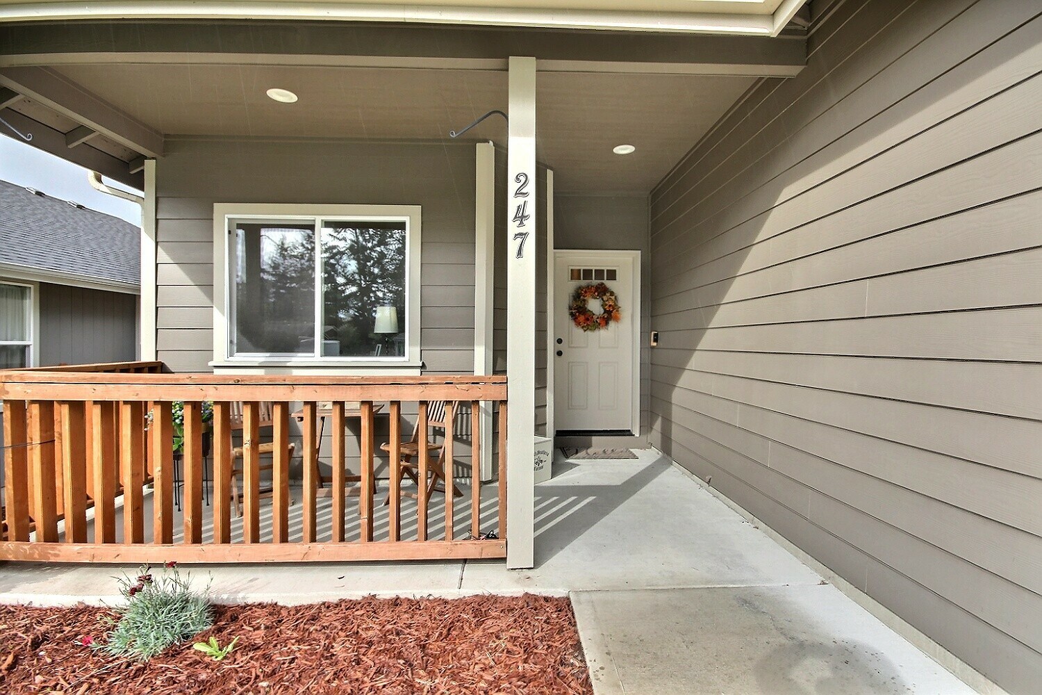 Property Photo:  247 171st St E  WA 98387 