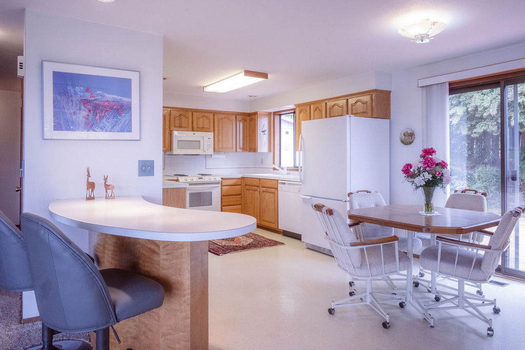 Property Photo:  35565 Lower Loop Rd  OR 97135