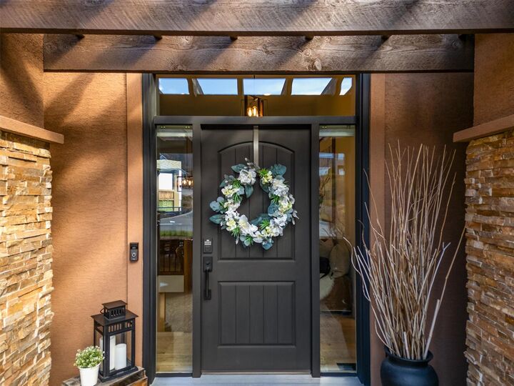 Property Photo:  2546 Hedgestone Drive  BC V4T 2Y3 