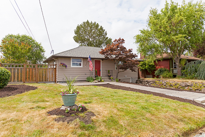 Property Photo:  5333 21st Ave SW  WA 98106 