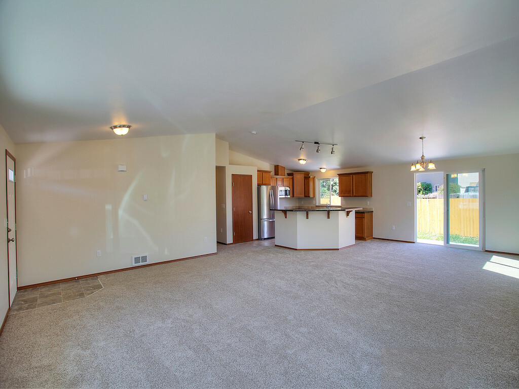 Property Photo: Interior 208 N Tacoma Blvd  WA 98047 