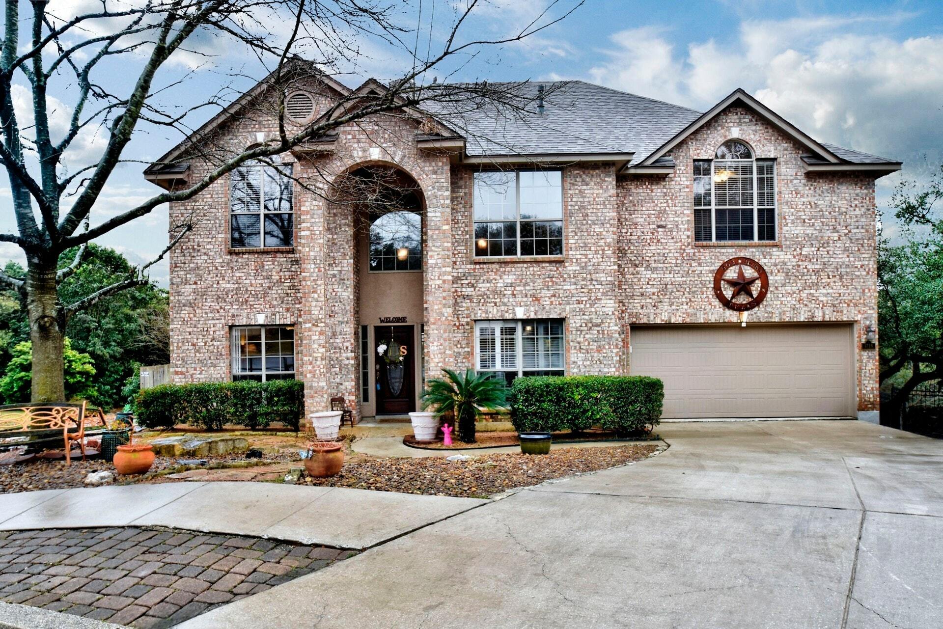 Property Photo: 1718 Sandringham TX 78258