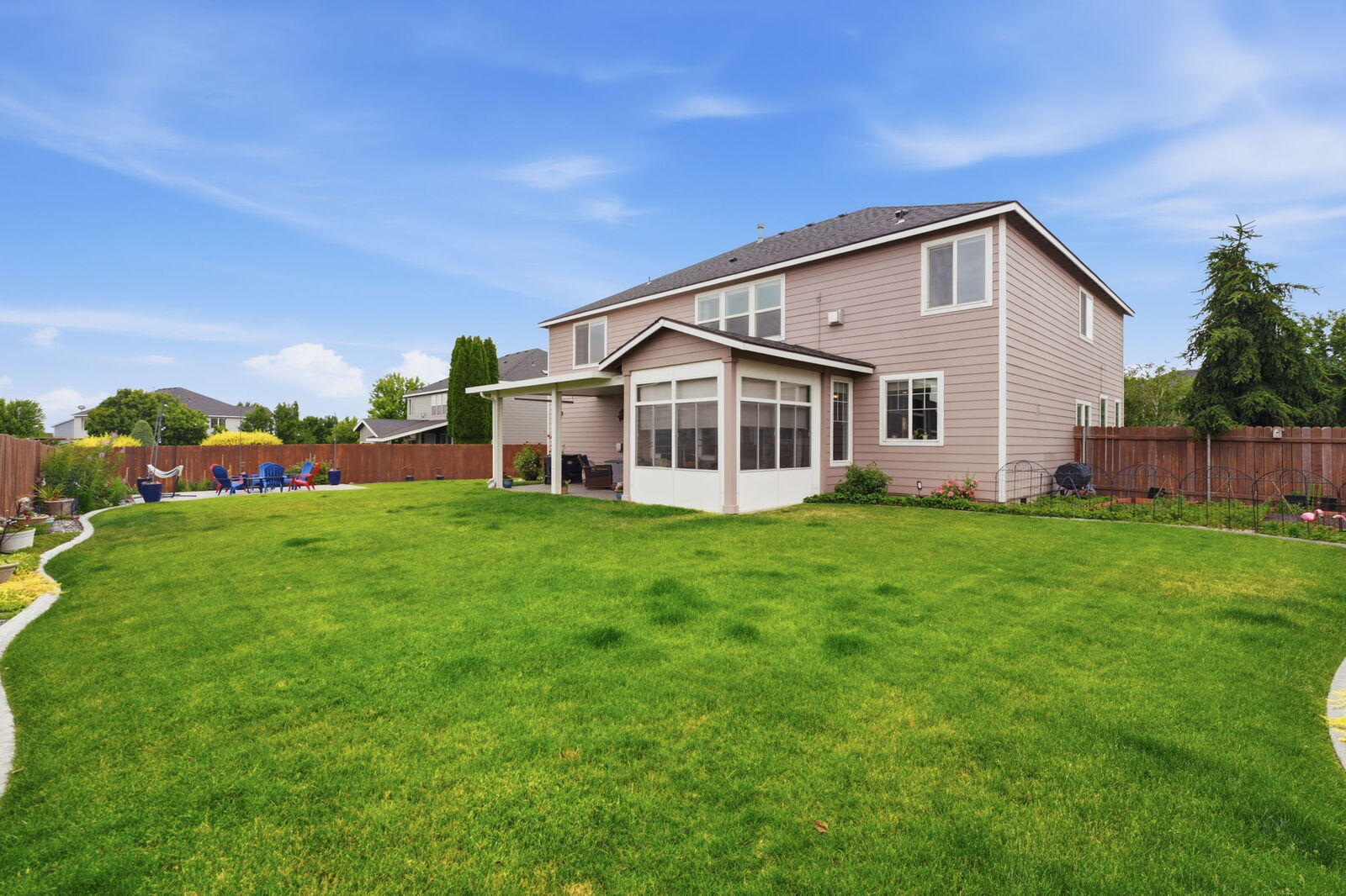 Property Photo: 2104 S Sheppard St WA 99338