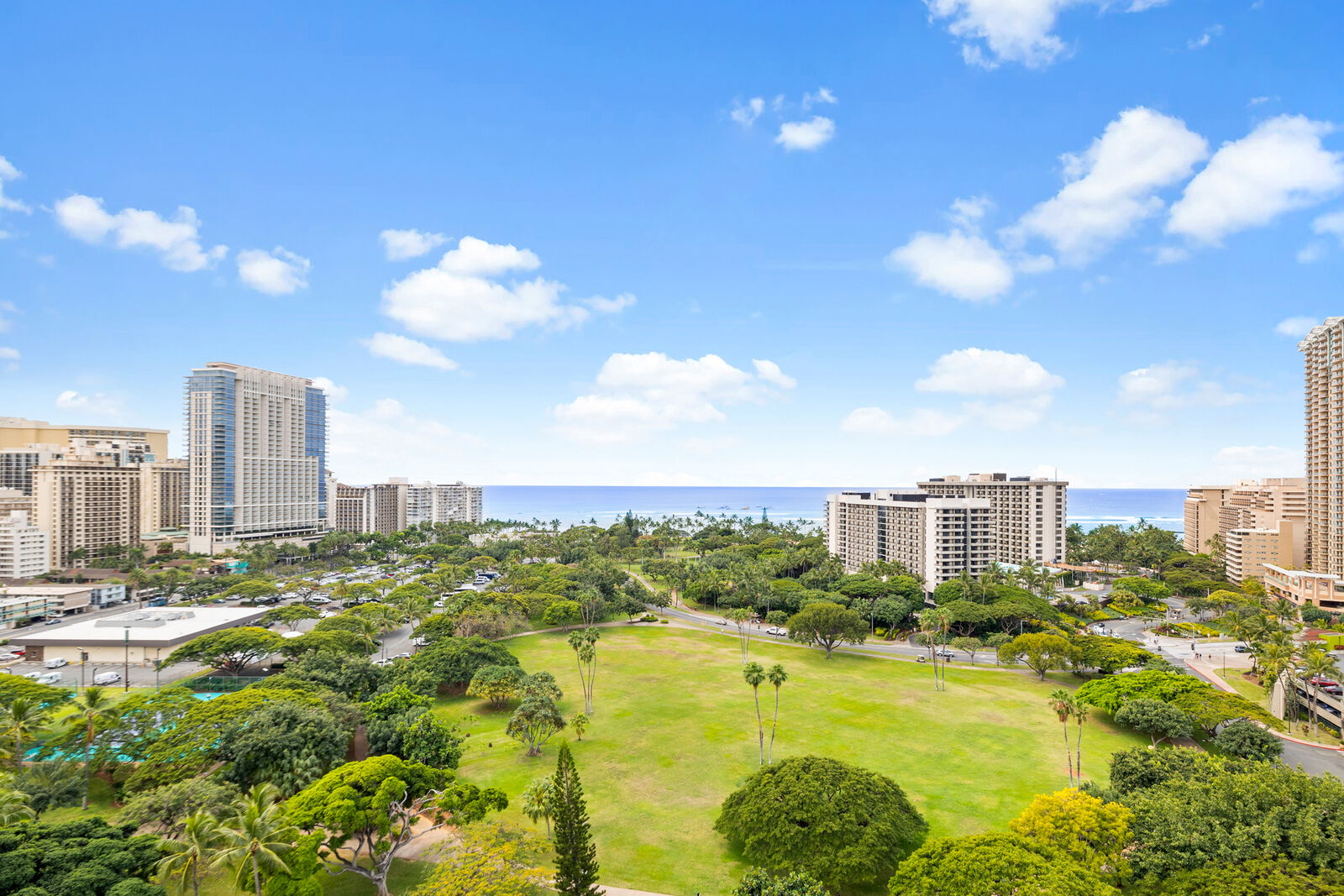 Property Photo:  2045 Kalakaua Avenue 1607  HI 96815 