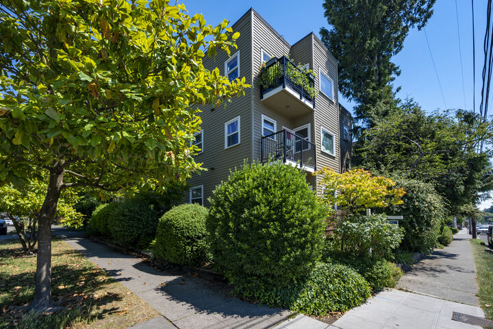 4530 Meridian Ave N S10  Seattle WA 98103 photo