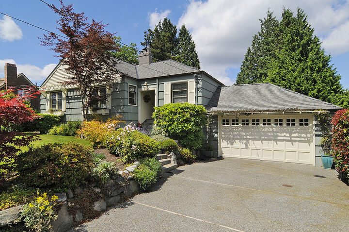 3030ne 98th St  Seattle WA 98115 photo