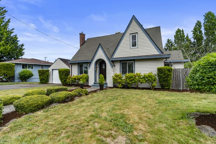 Property Photo:  1715 S Proctor St  WA 98405 