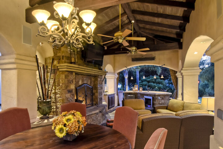 Property Photo: 14924 Huntington Gate Dr CA 92064