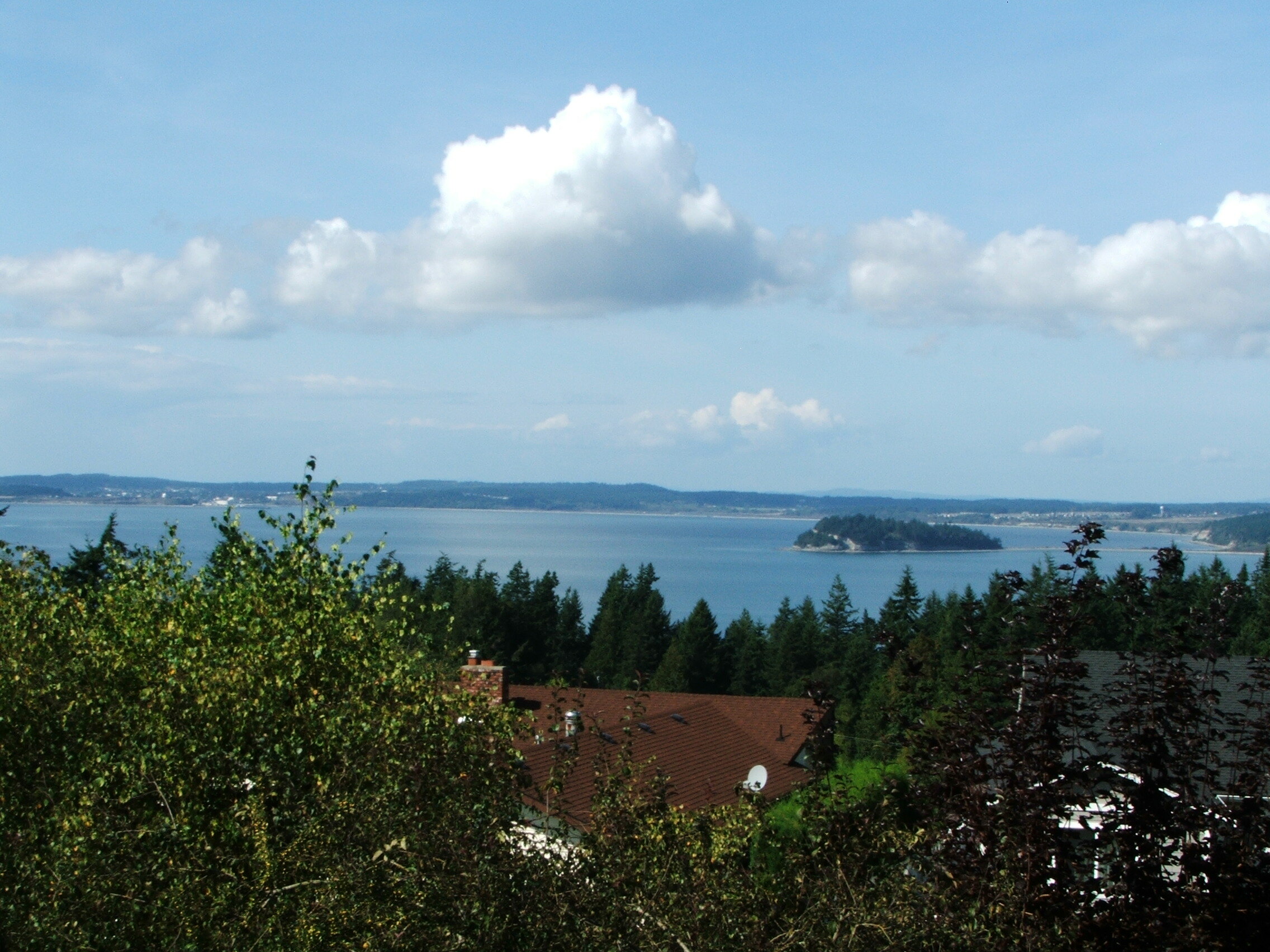 Property Photo: Great house with an awesome view! 675 Island View Dr  WA 98282 