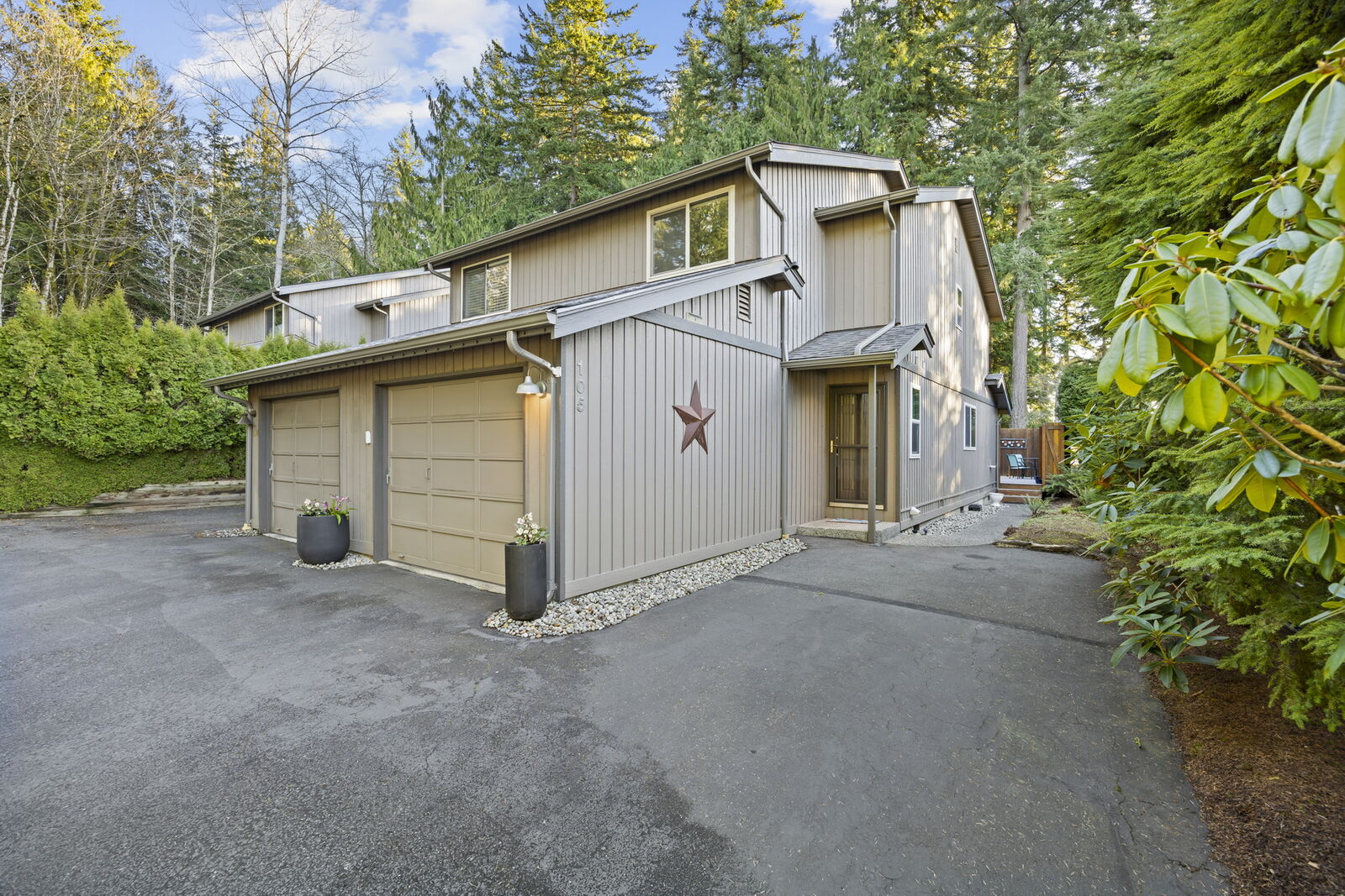 Property Photo:  2918  Sylvan Street 105  WA 98226 