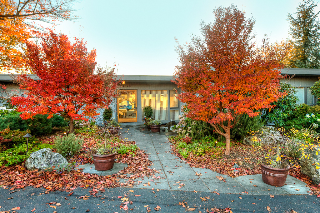 Property Photo:  1849 NW Roundhill Cir  WA 98177 