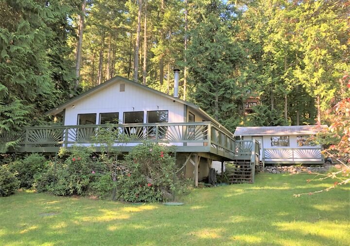 560 Chinook Wy  Center Island WA 98221 photo