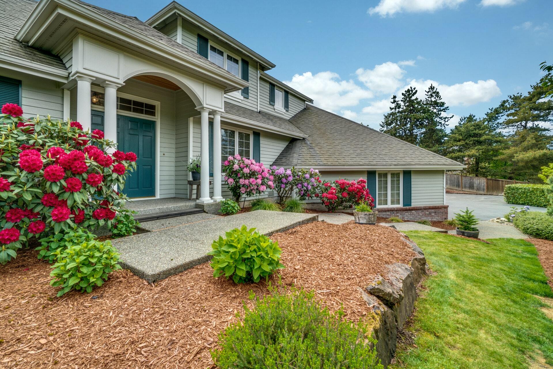 Property Photo:  26403 NE 27th Dr  WA 98053 