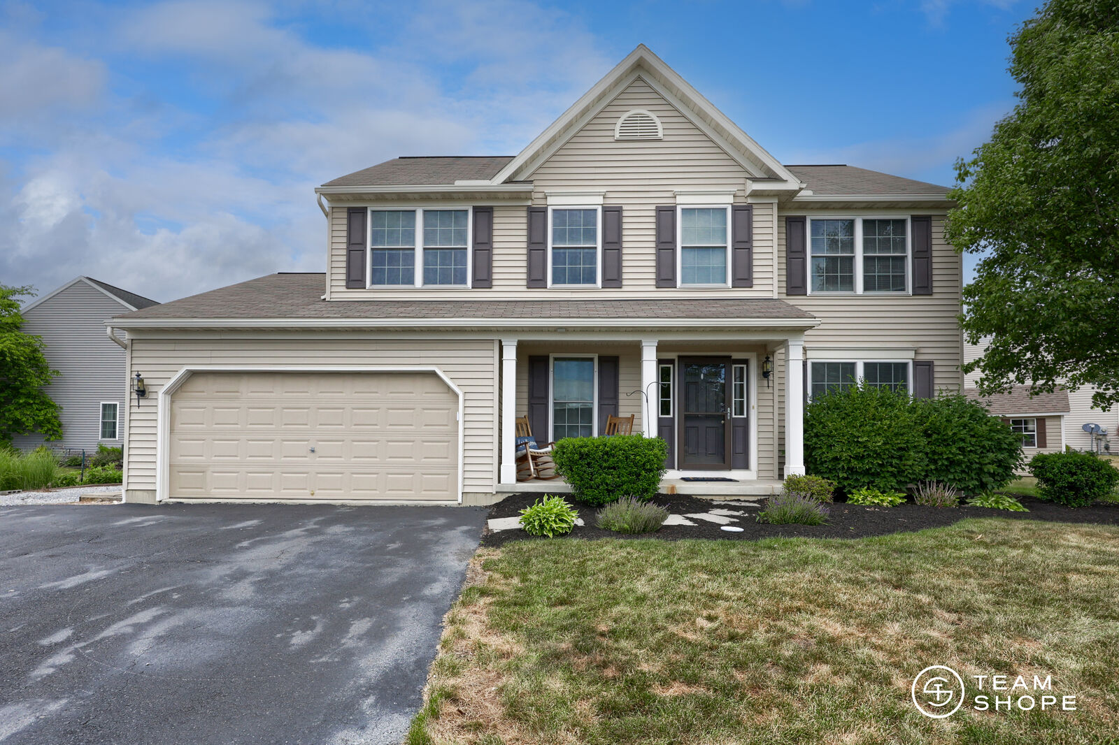 Property Photo:  137 Pickwick Circle  PA 17078 