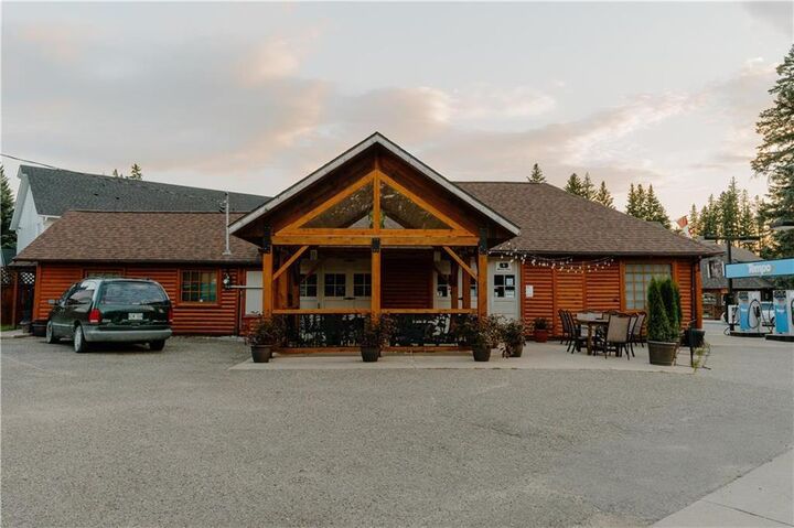 120 Wasagaming Drive — photo 1