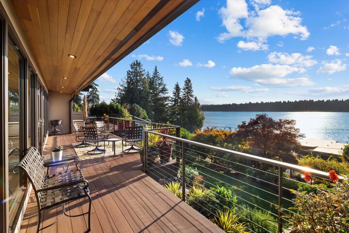 Property Photo: 13210 Holmes Point Drive NE WA 98034