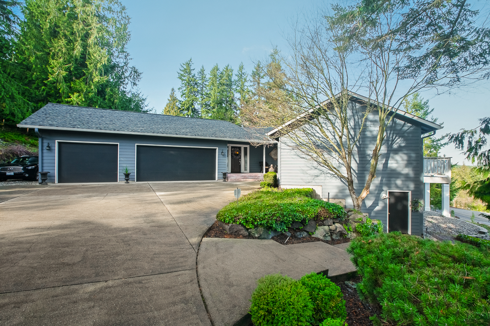 Property Photo:  22920 165th Ave E  WA 98338 