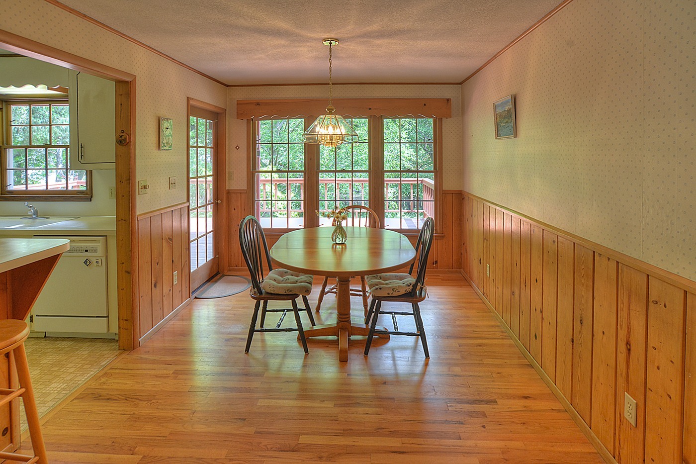 Property Photo: 18918 33rd ave ne 18918 33 Ave NE  WA 98155 