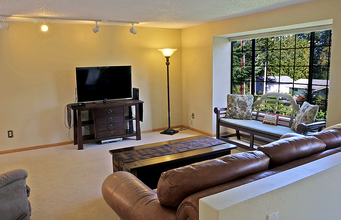 Property Photo: Living room 30235 24th Ave SW  WA 98023 