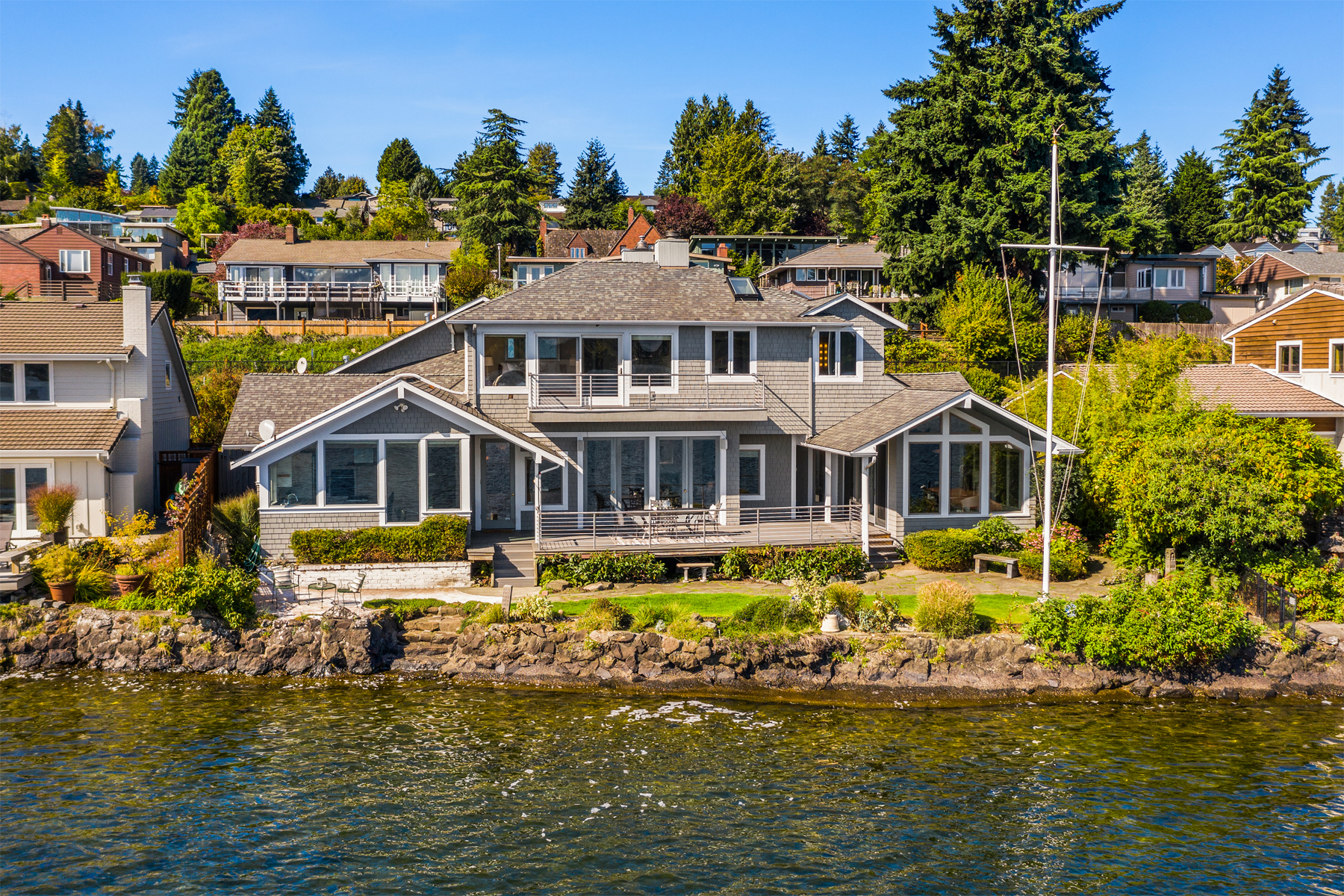 Property Photo:  16206 Beach Dr NE  WA 98155 