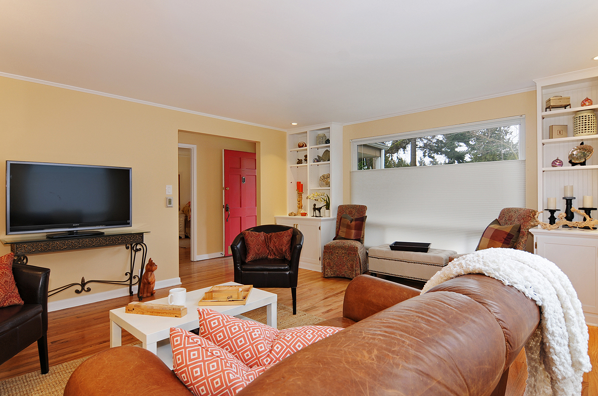 Property Photo: Living room, dining room, kitchen 1206 NE 92nd St  WA 98115 