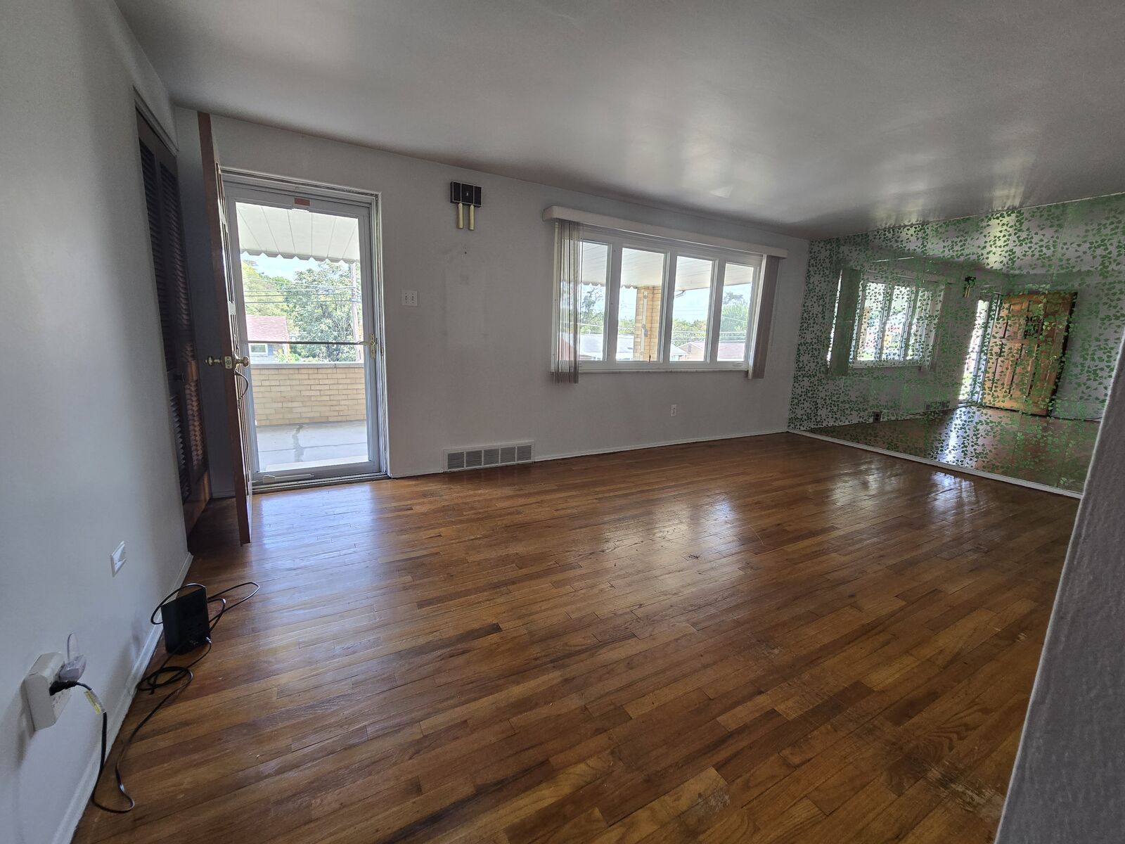 Property Photo:  218 Skyport Rd  PA 15122 