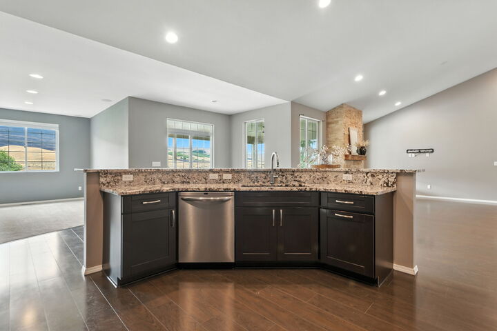 101525 W Old Inland Empire  Prosser WA 99350 photo