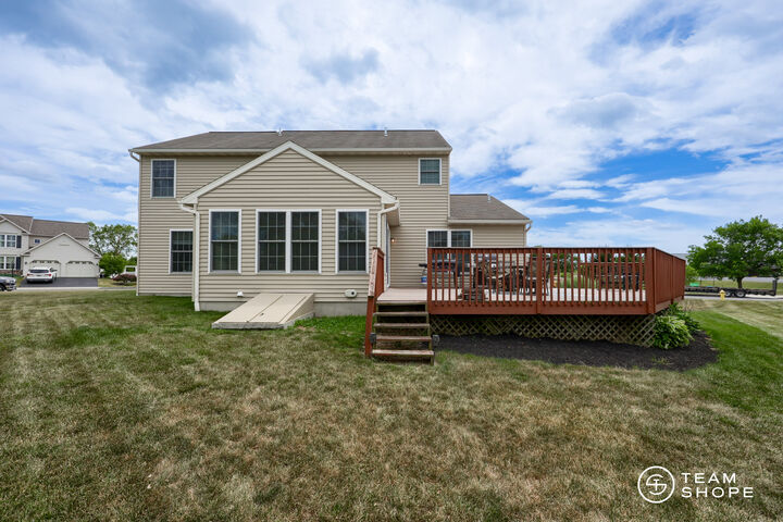 Property Photo:  137 Pickwick Circle  PA 17078 