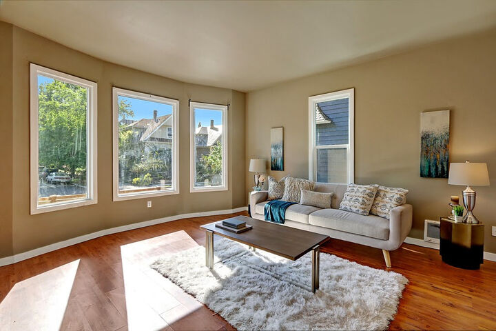 Property Photo:  953 955 23rd Ave  WA 98122 