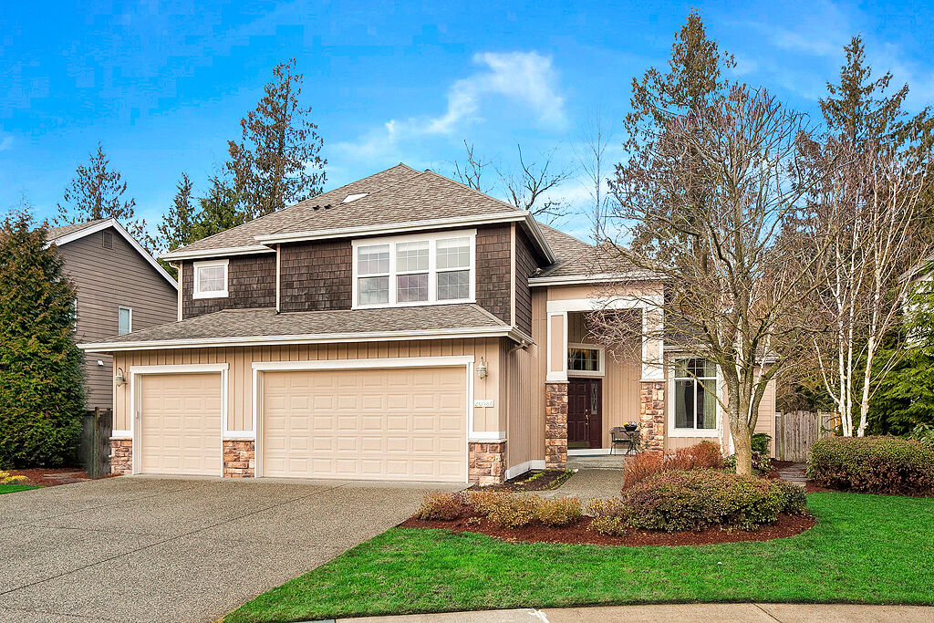 Property Photo:  20586 NE 32nd Ct  WA 98074 
