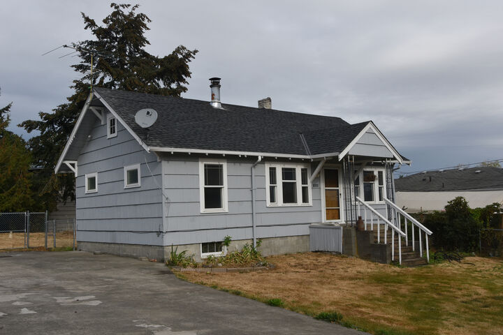 10111 14th Ave S  Seattle WA 98168 photo