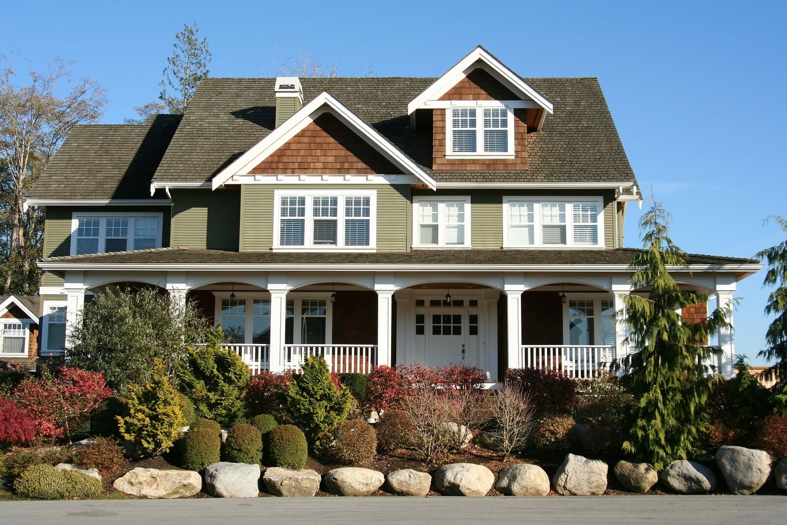 Property Photo:  301 Rolling Meadow Drive   WA 98004