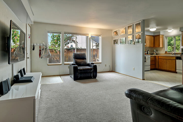 Property Photo:  9503 15th St SE  WA 98258 