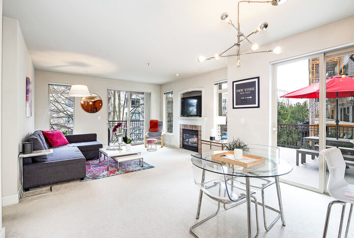 Property Photo:  5016 California Ave SW 301  WA 98136 
