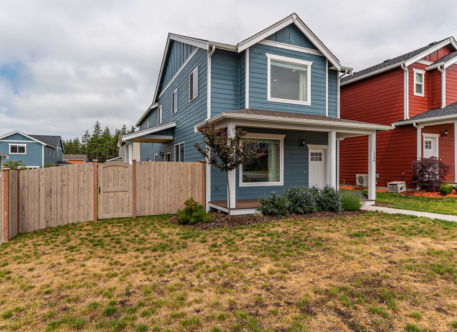 Property Photo: Exterior 1566 NW 5th Ave WA 98277