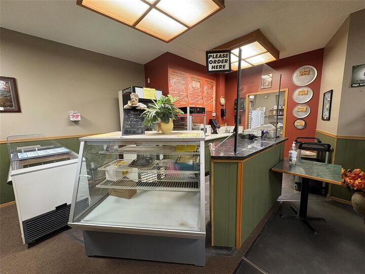 Property Photo:  11 2nd Avenue NE  MB R7N 0Z5 
